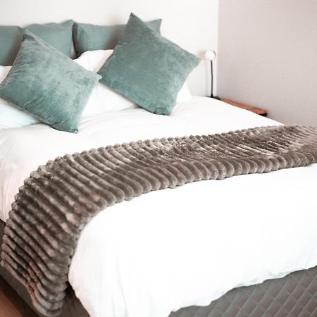 16 On Bree Luxury Studio Apartment With City Mountain Views Cidade Do Cabo Exterior foto