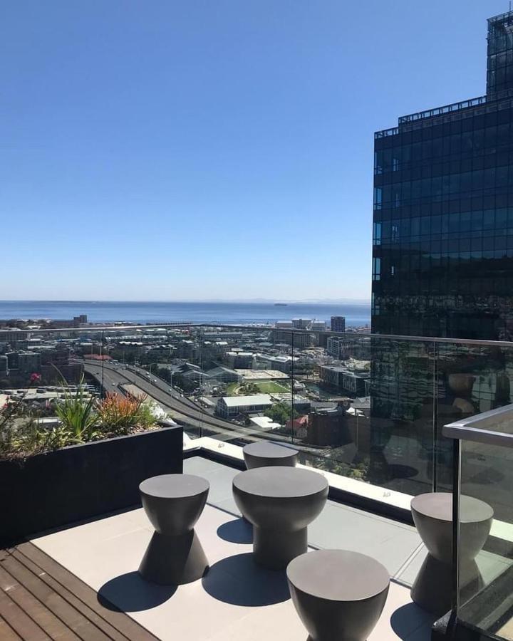 16 On Bree Luxury Studio Apartment With City Mountain Views Cidade Do Cabo Exterior foto
